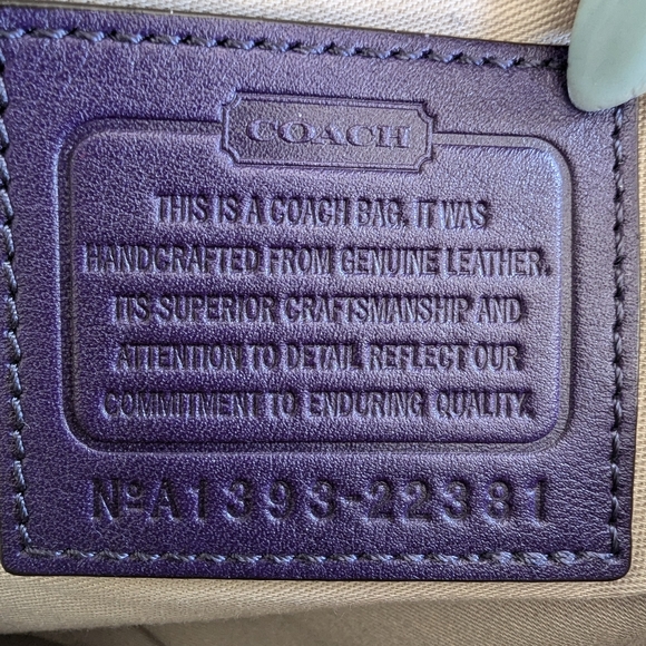 Leather coach purse - Picture 7 of 9